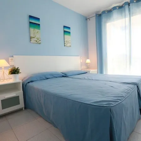 Vista A La Piscina 6 Personas En Cambrils