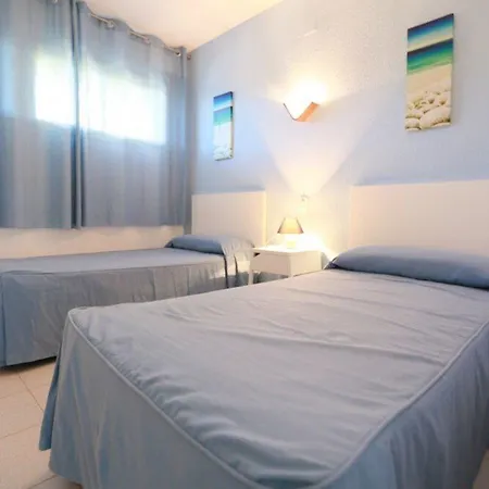 Vista A La Piscina 6 Personas En Cambrils